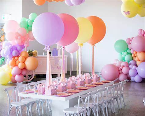 party table with balloons